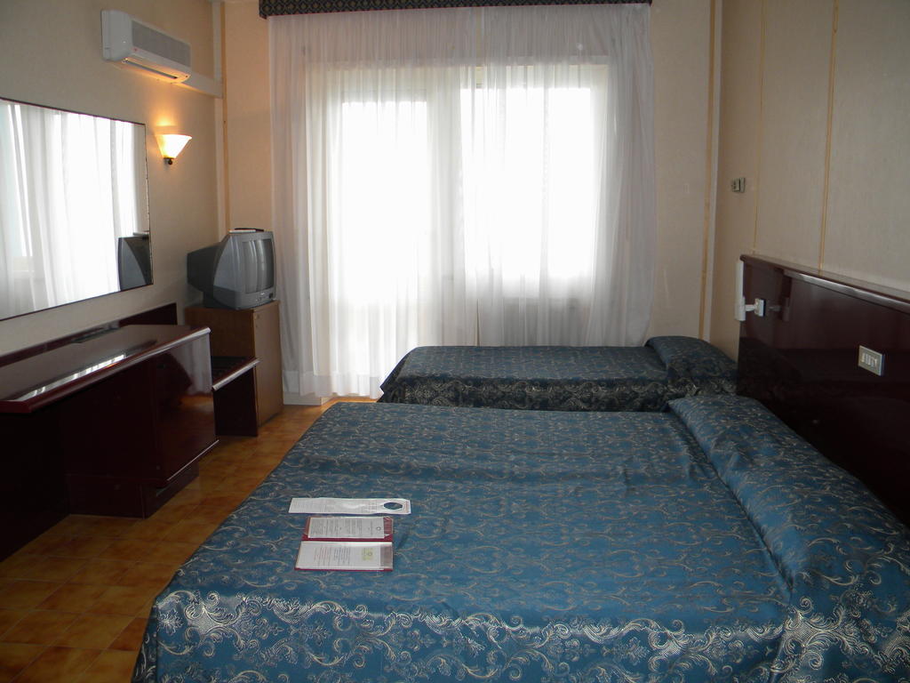 אנזיו Grand Hotel Dei Cesari Dependance חדר תמונה